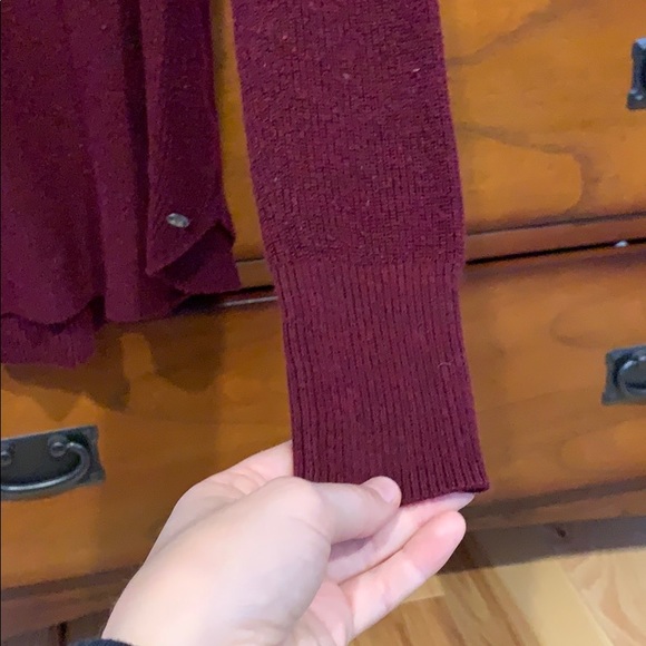 American Eagle Maroon Sweater - Picture 4 of 5